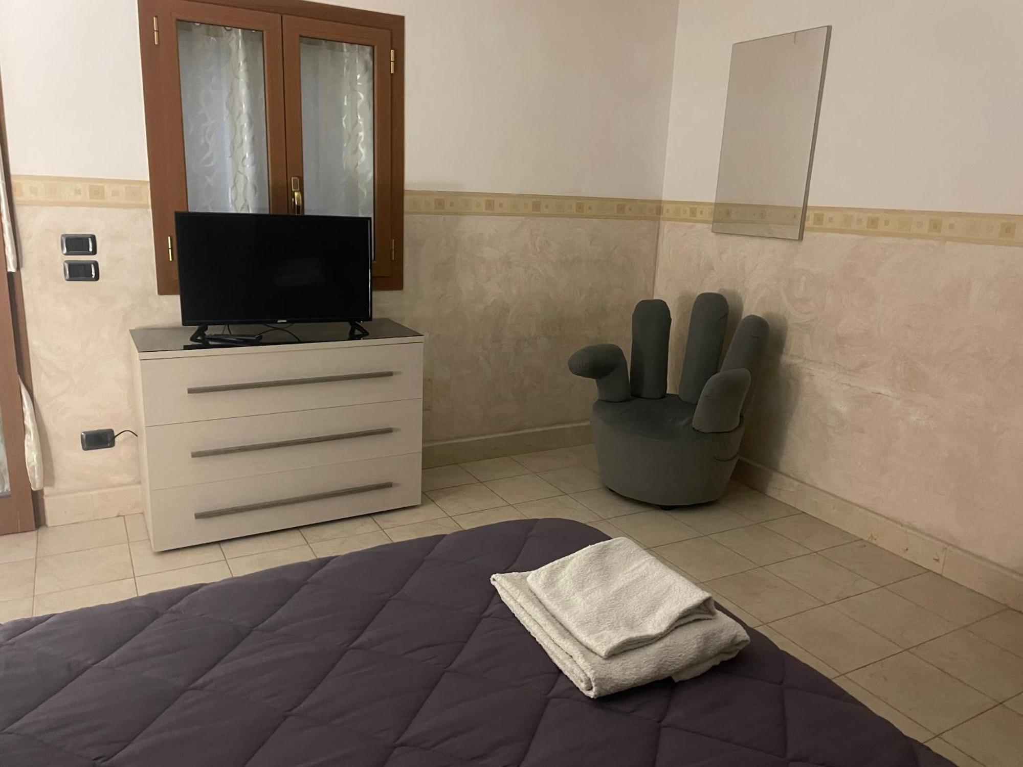 La Dependance Apartment Barletta Exterior foto